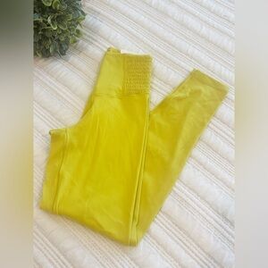 Offline by Aerie Real Me 7/8 Leggings in Yellow Green Size XS